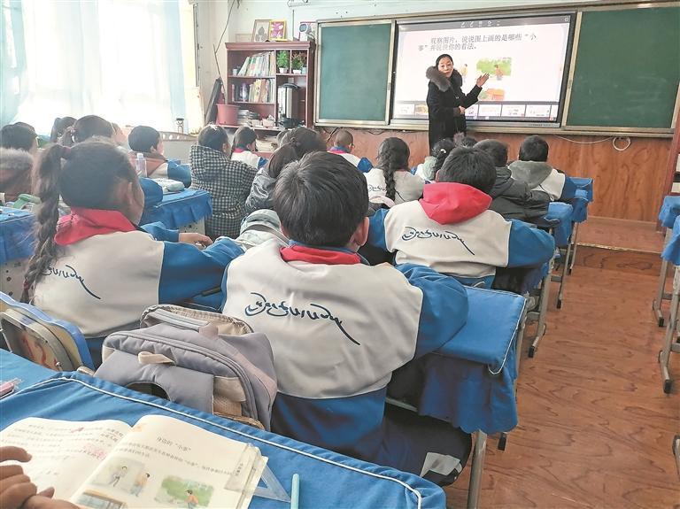 ���x�͡�ʮ���塱 �ĸ��V��ƪ���߻��� ��׃����׌�n���С��ǡ� ���L(zh��ng)�С�����